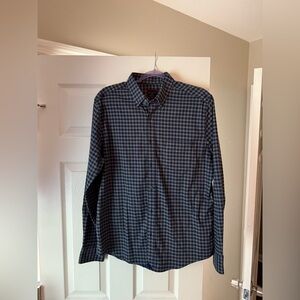 UNTUCKit Navy and White Plaid Shirt Men’s Size Large Slim Fit Button Down